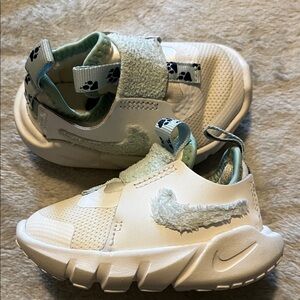 Nike Kids White and Light Blue Sneakers